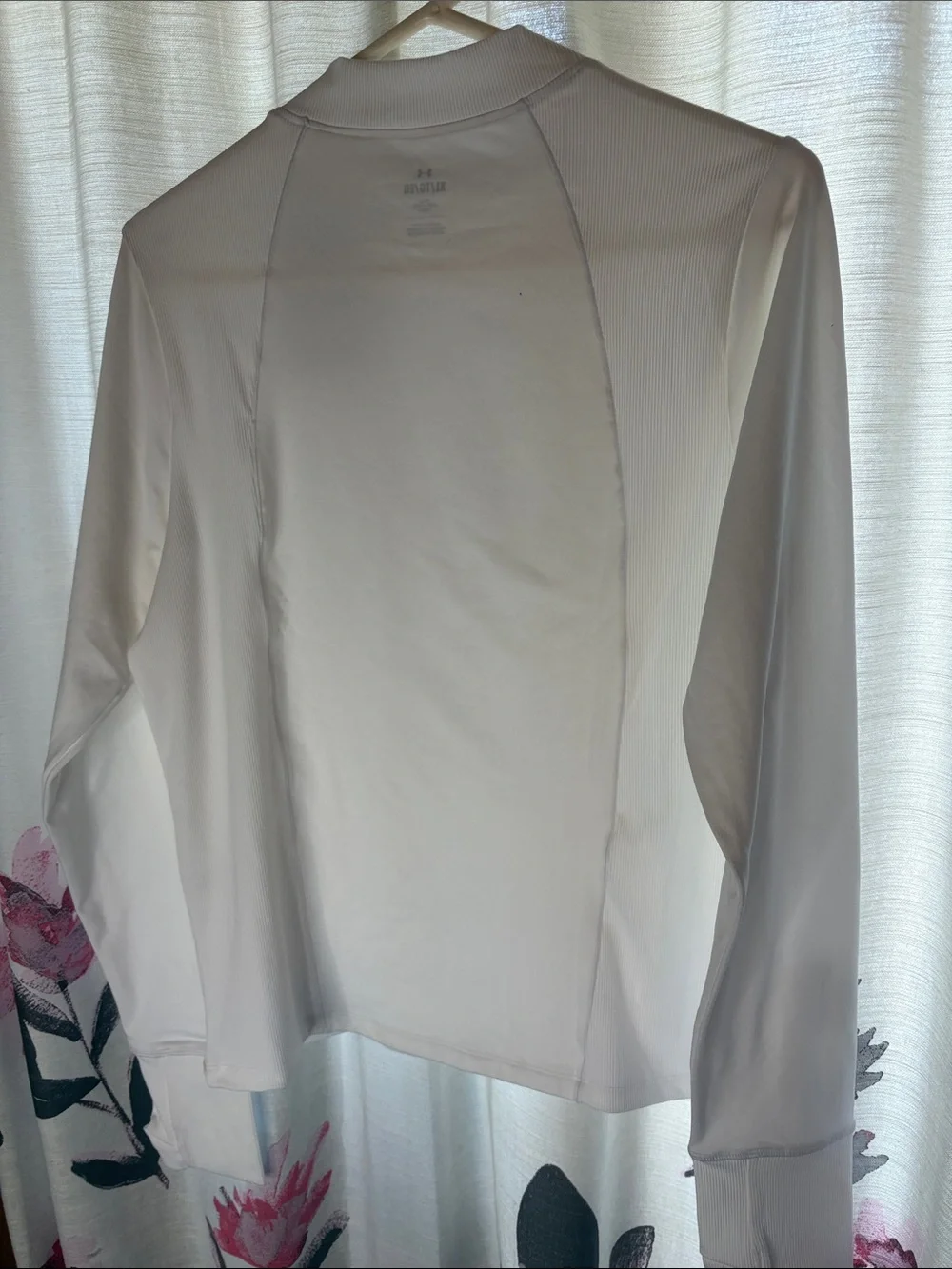 White Under Armor Movement CW Long Sleeve Fitted Athletic Top XL NWT